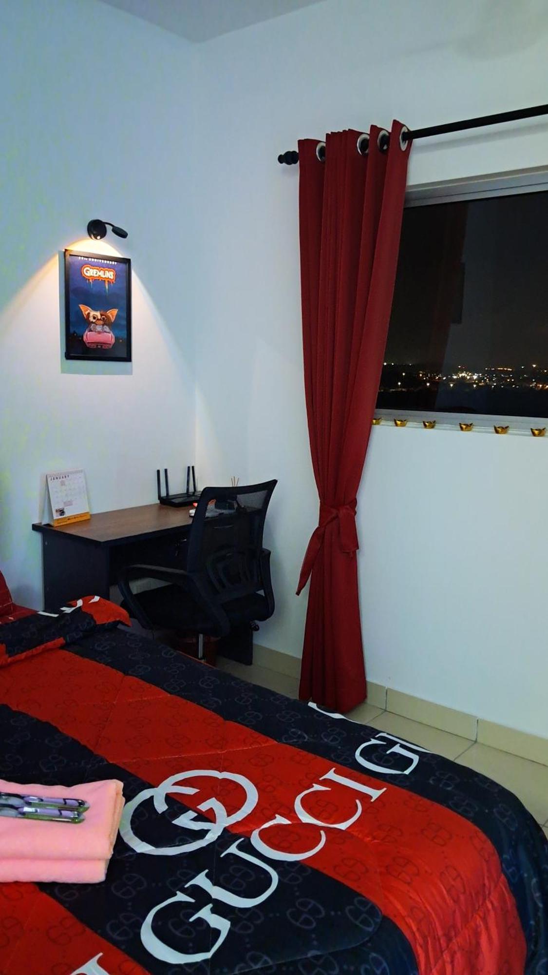 The Red Room Alanis Residence Sepang Luaran gambar