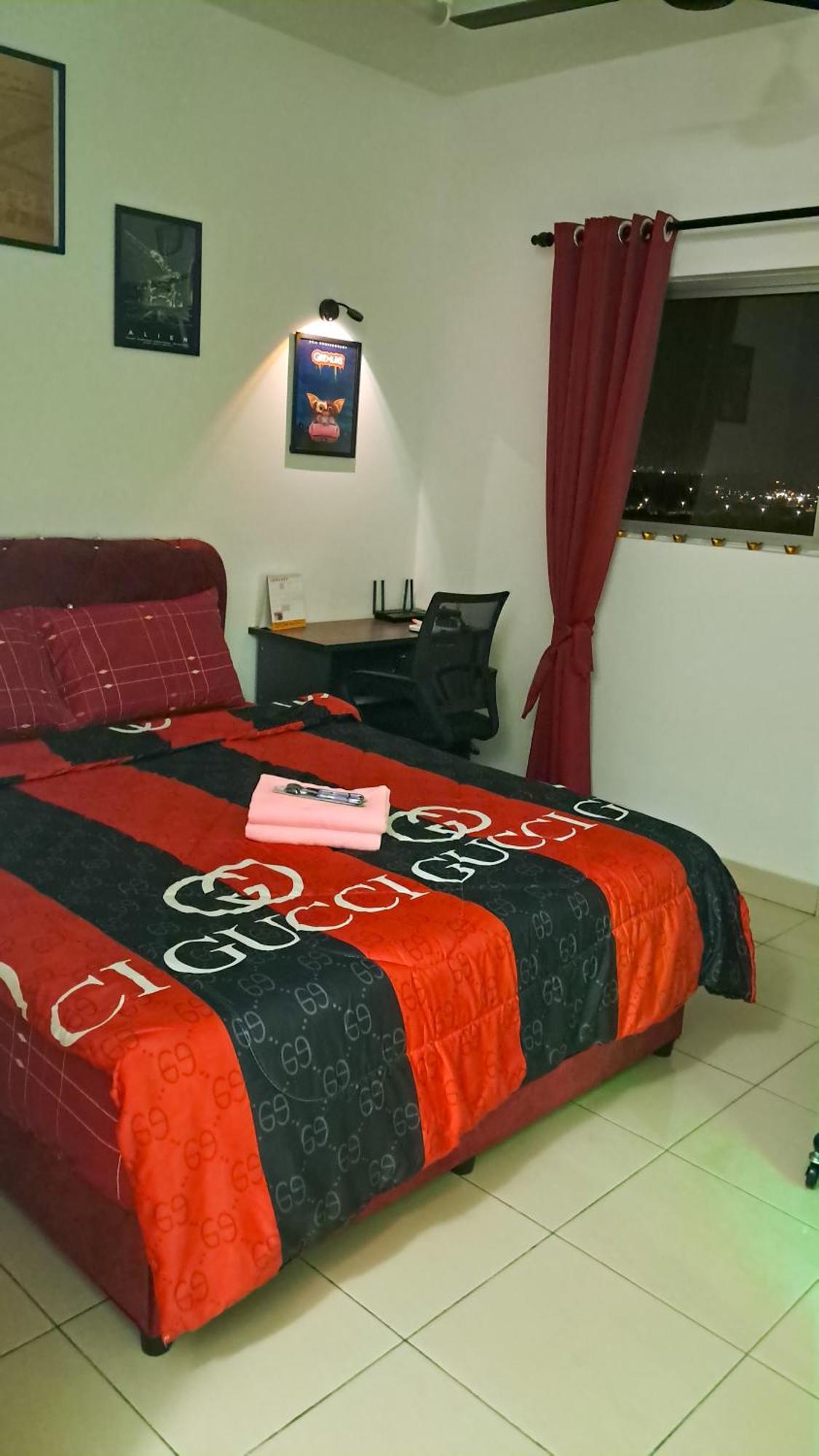 The Red Room Alanis Residence Sepang Luaran gambar