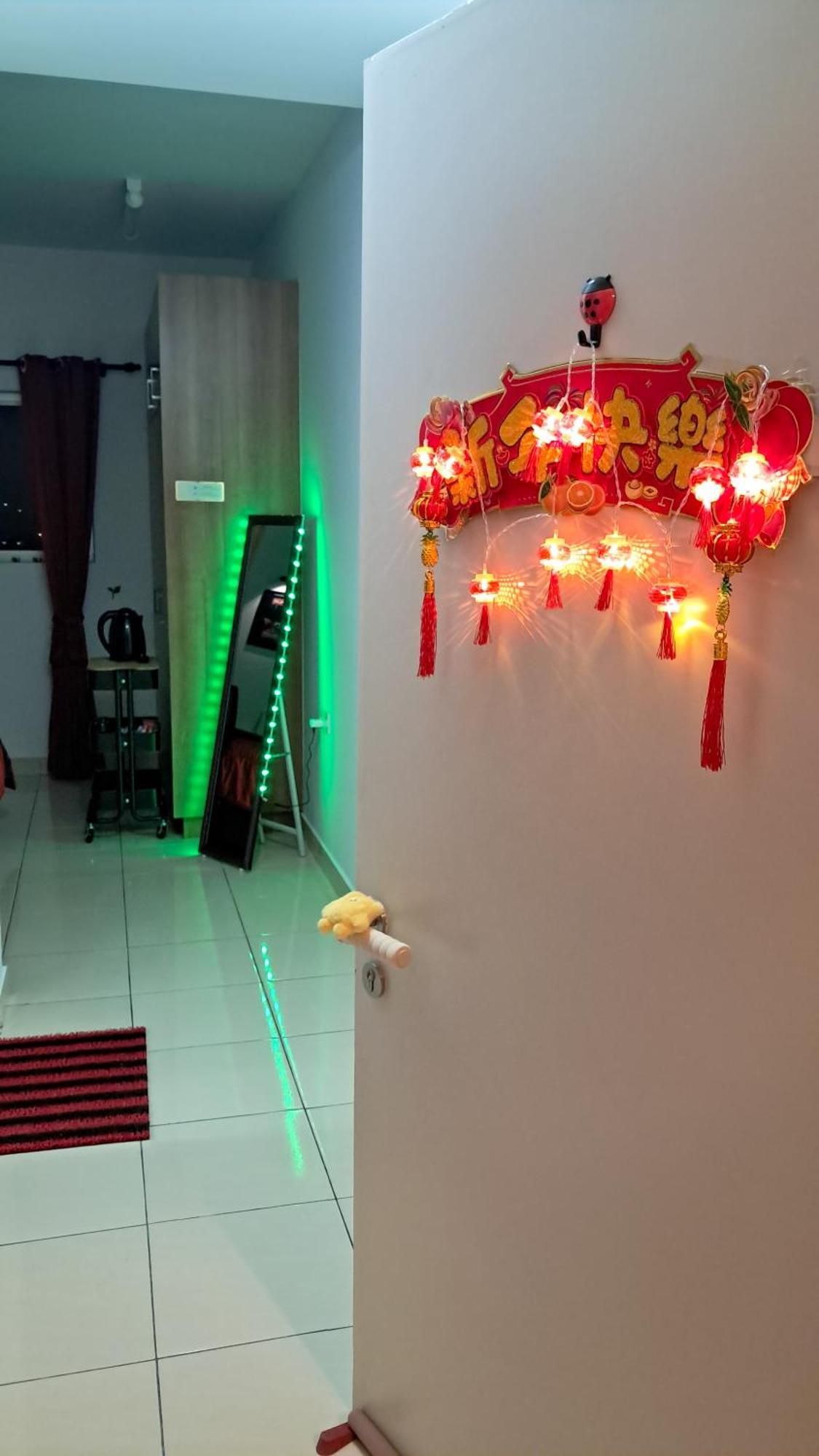 The Red Room Alanis Residence Sepang Luaran gambar