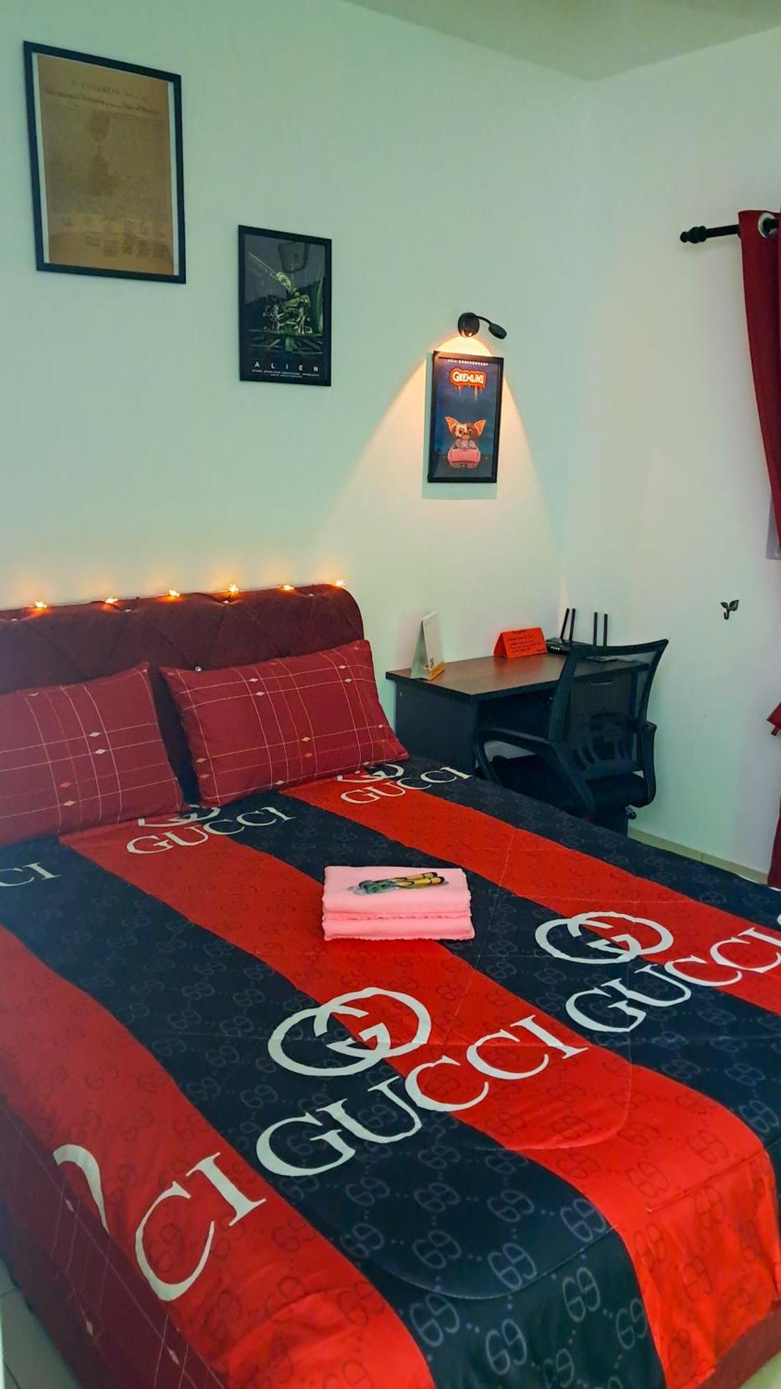 The Red Room Alanis Residence Sepang Luaran gambar